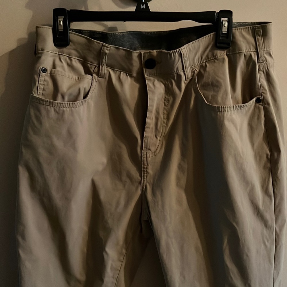 Mens Denali khakis, 34x32
